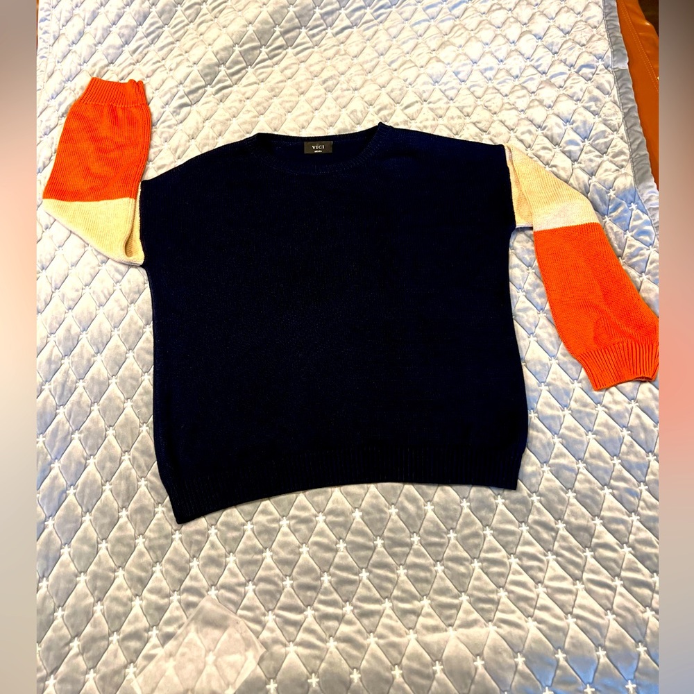 VICI sweater size small